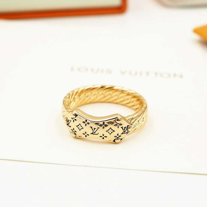 Picture of LV Ring _SKULVring02cly2212865